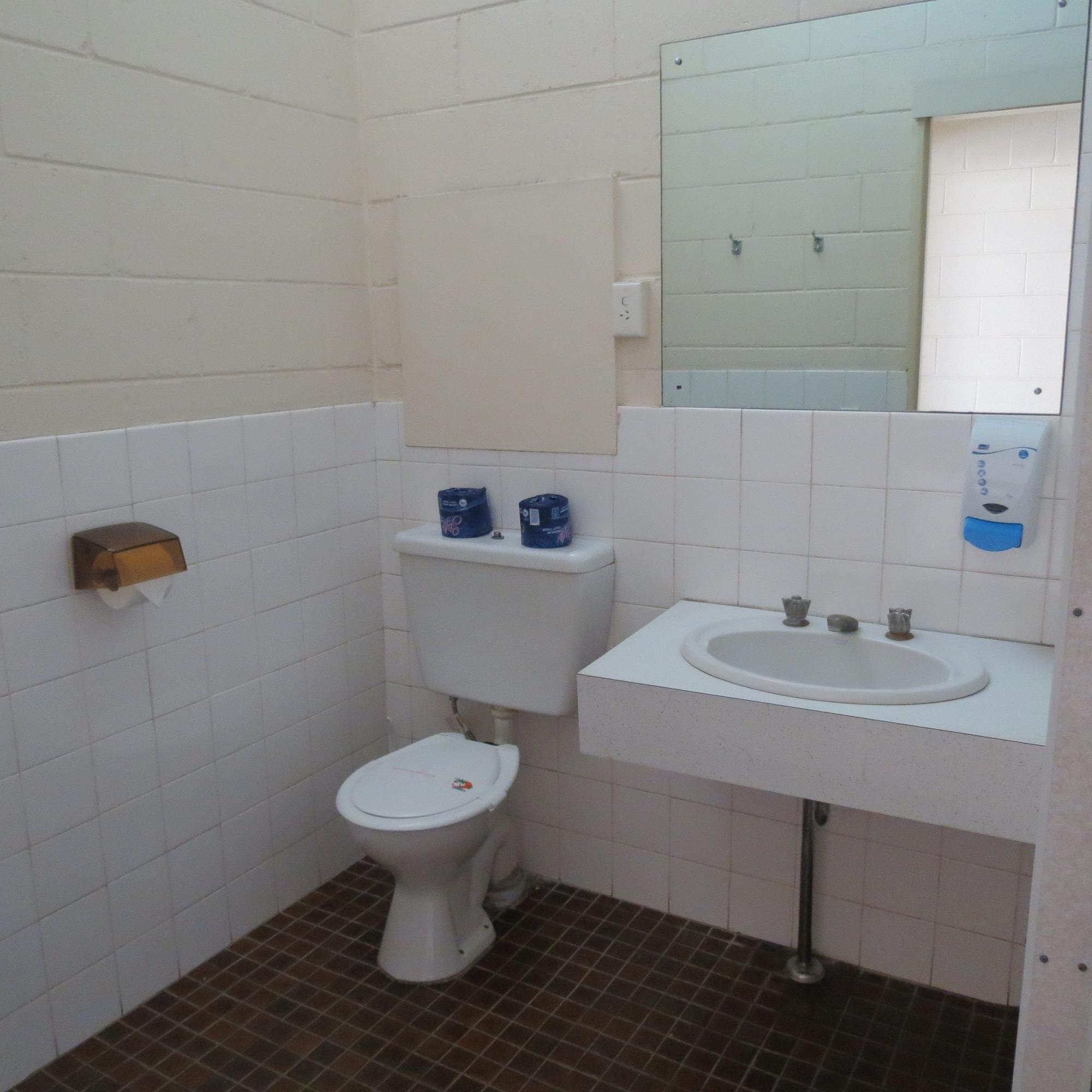 Capricorn Hotel Blackwater Bagian luar foto