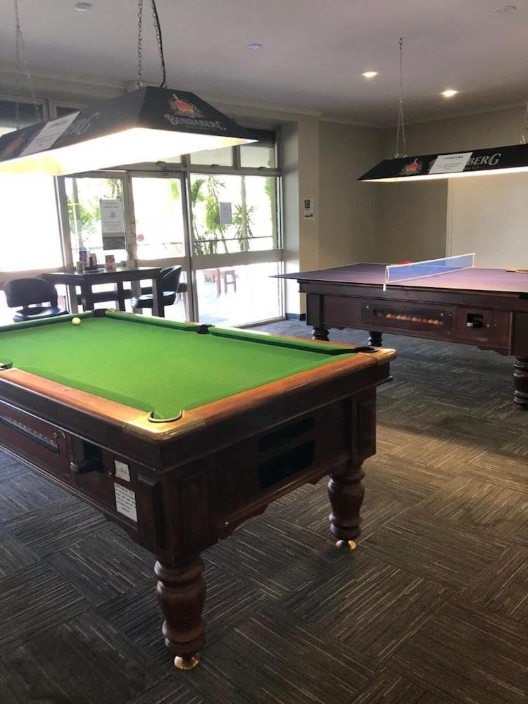 Capricorn Hotel Blackwater Bagian luar foto