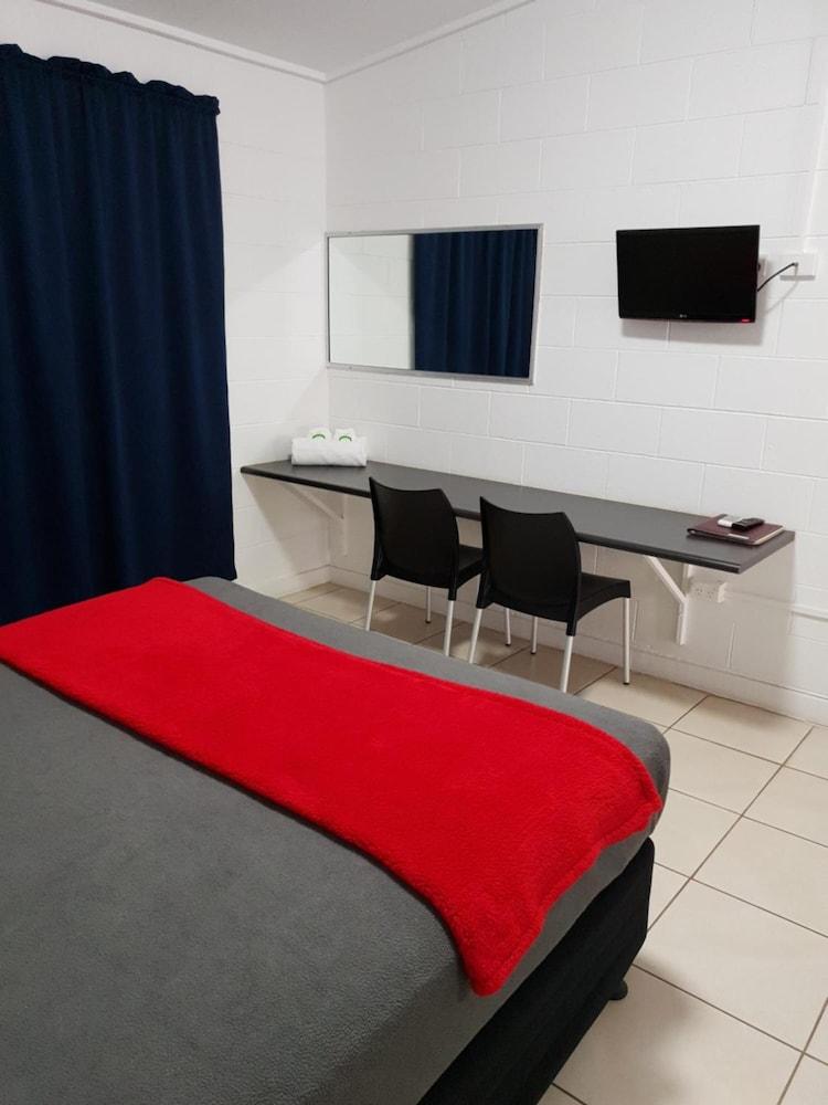Capricorn Hotel Blackwater Bagian luar foto