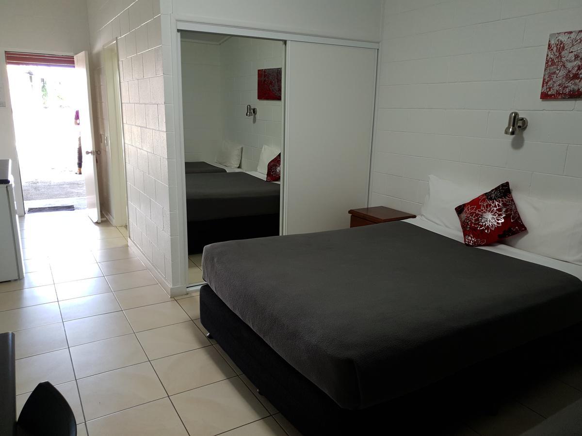 Capricorn Hotel Blackwater Bagian luar foto