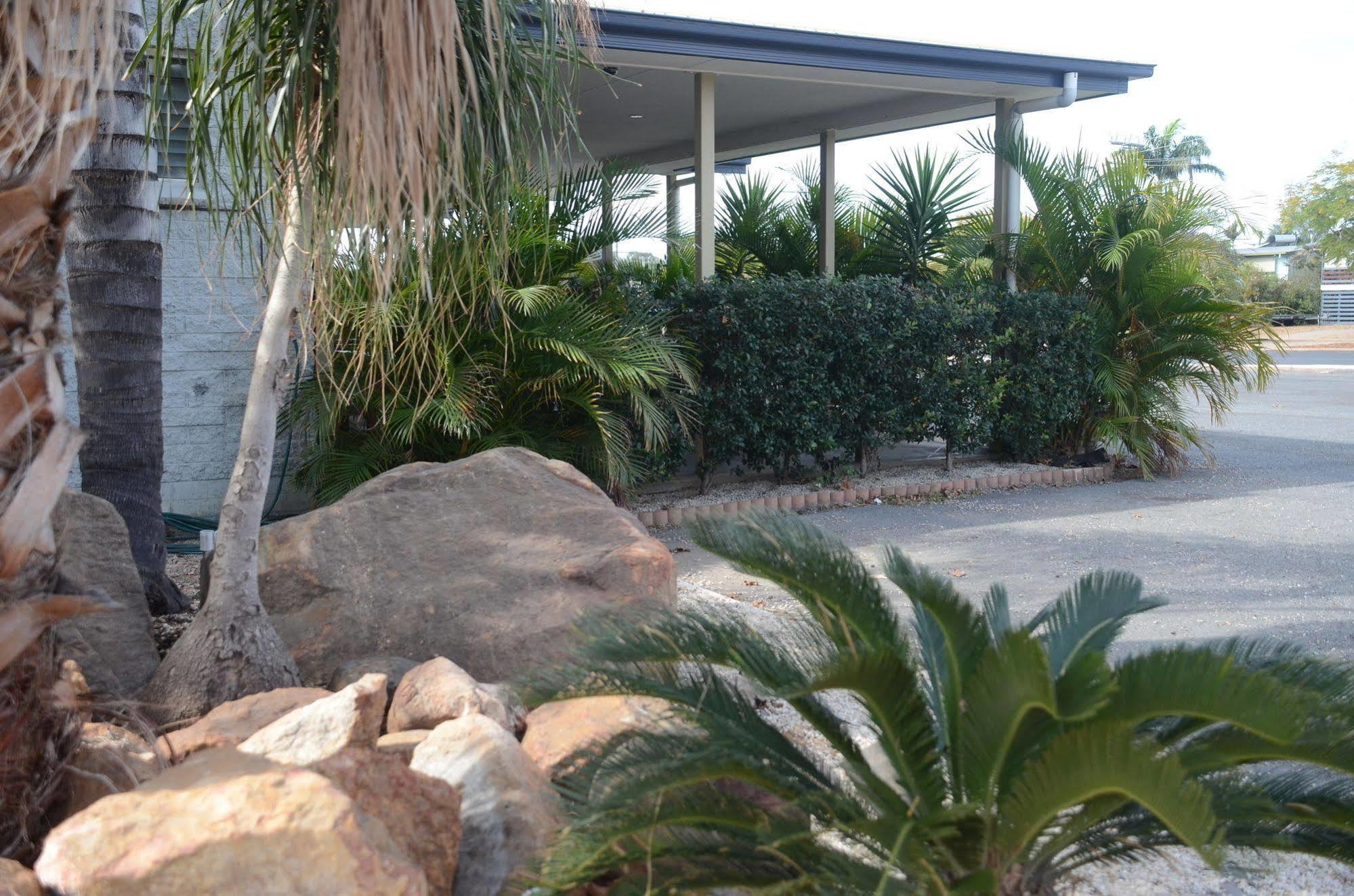 Capricorn Hotel Blackwater Bagian luar foto